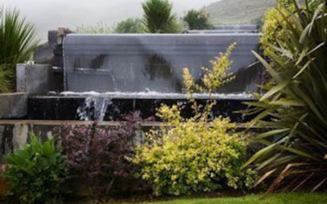 Woodridge Country Hotel
