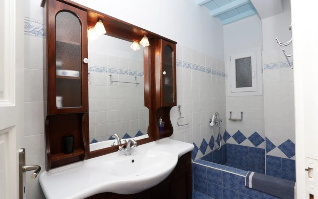 Amati Villa Cavo Dellos