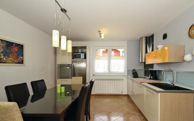 Nice Home in Umag With Wifi and 4 Bedrooms