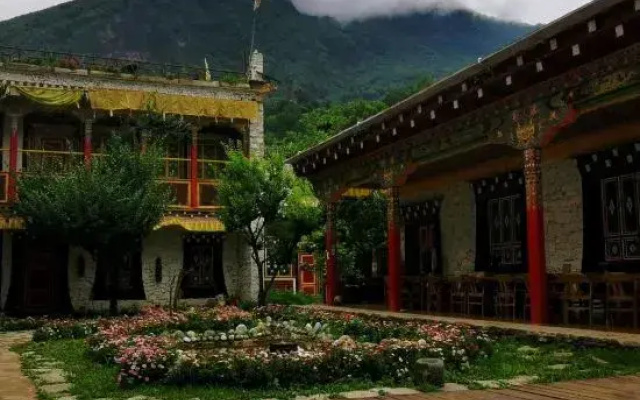 Kangbo Gudiaolou Hotel