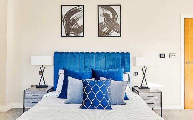 Penthouse Apartment In Brentford