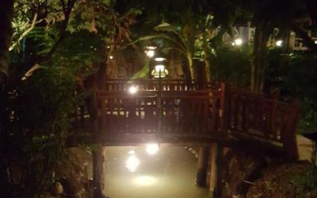 Ruean Mai Chai Khlong