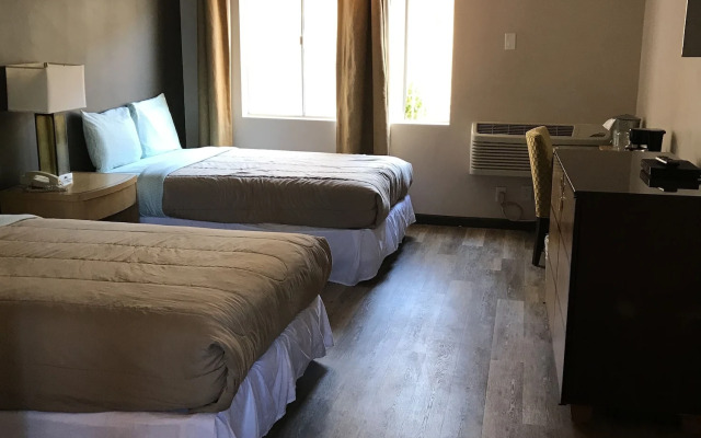 Delos Reyes Palm Springs