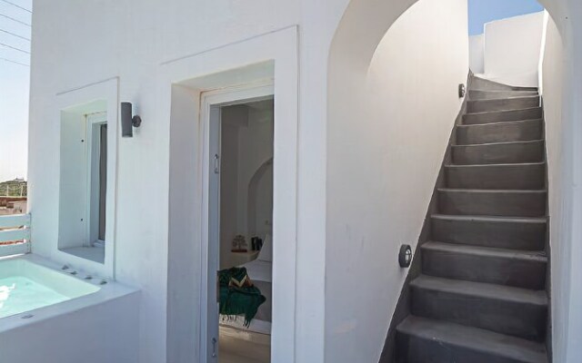 Akrotiri Cycladic Suites