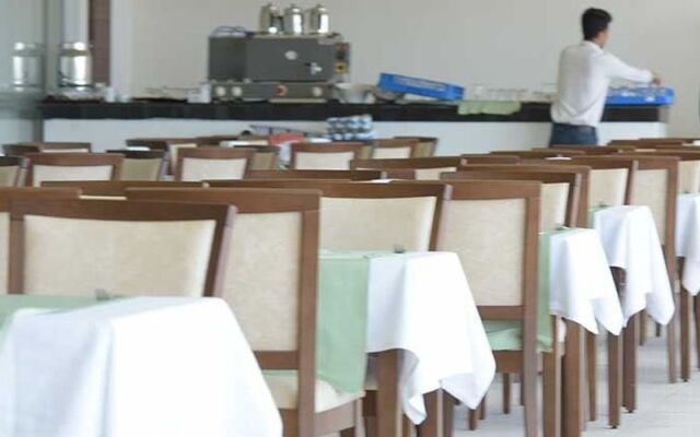 Simurg Halal Luxury Hotel