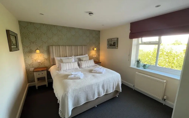 The Olde Coach House Inn