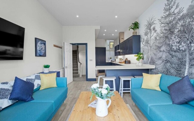 The Narrow House By My Getaways