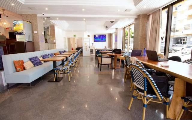 Hotel WOT Costa da Caparica