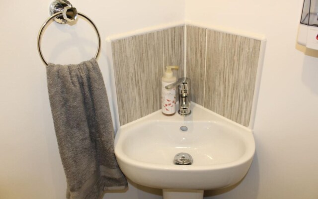 Beautiful 1-bed House in Peterborough