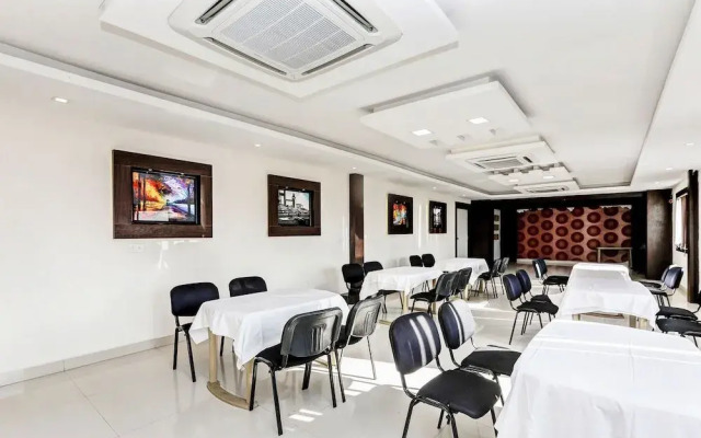 Collection O 50126 Hotel Sk Elegance