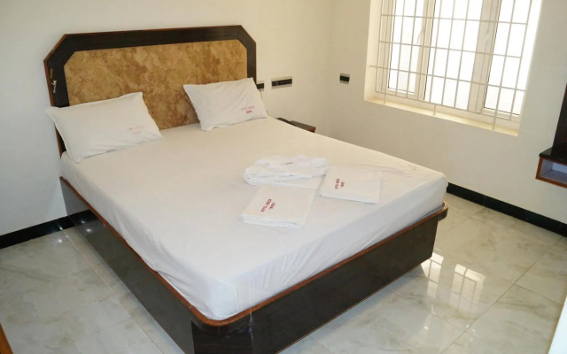 Hotel Srees by OYO Rooms