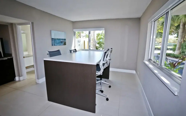 Coconut Grove Apartments by NUOVO