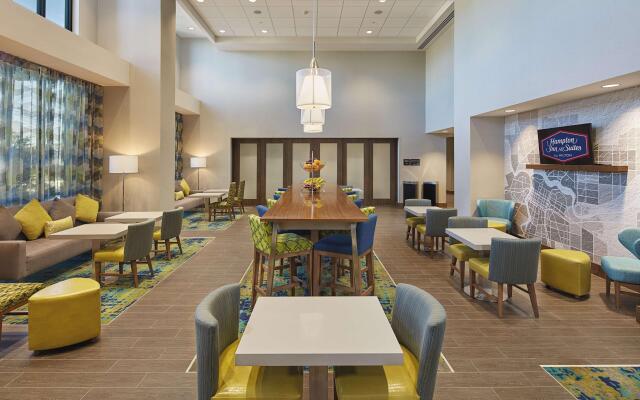 Hampton Inn & Suites Sacramento at Csus