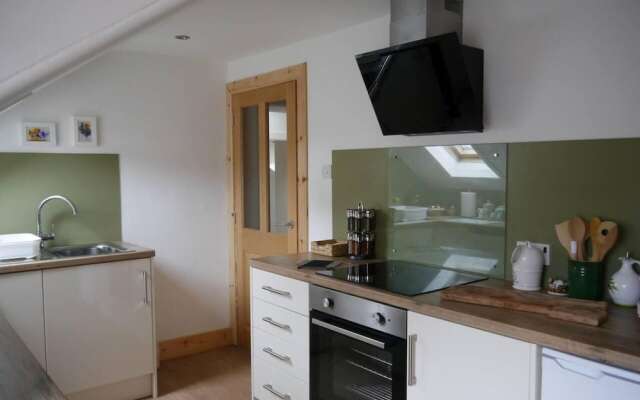 Beautiful 2-bed Apartment in Inverkip Great Garden