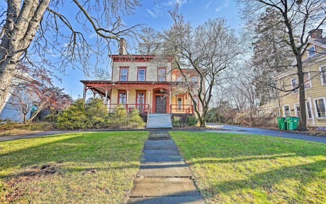 Pet-friendly Apt in 1850's Victorian Mansion!