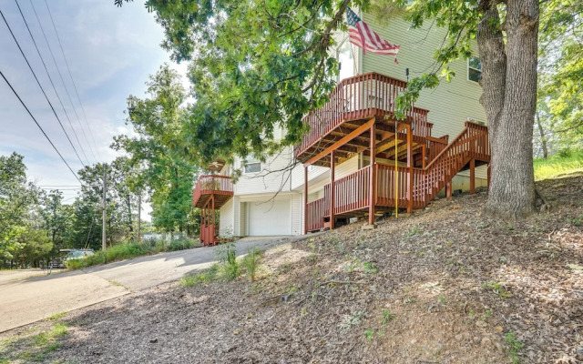 Pet-friendly Lake of the Ozarks Gem!