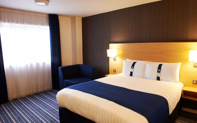 Holiday Inn Express Manchester Airport, an IHG Hotel