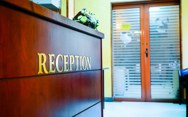 Reina Hotel