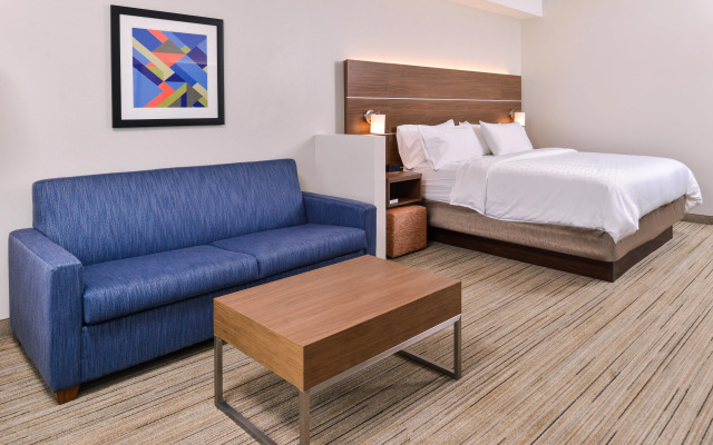 Holiday Inn Express & Suites Farmville by IHG
