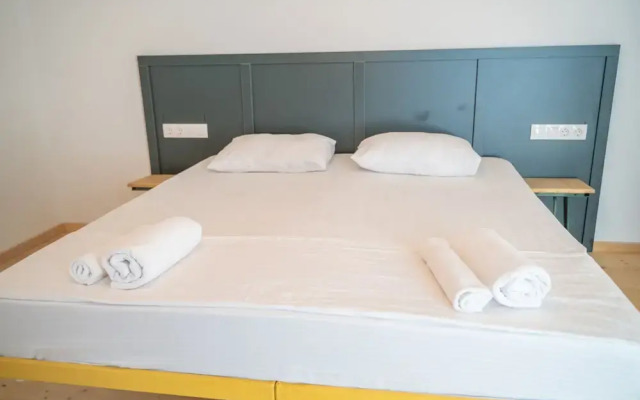 Black Tomato Hostel Kutaisi