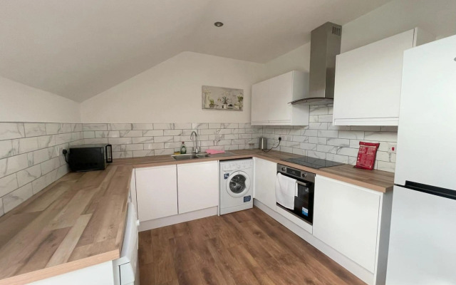 1 Fitzhamon Embankment Apartments Opposite Principality Stadium - Long Stay Offer