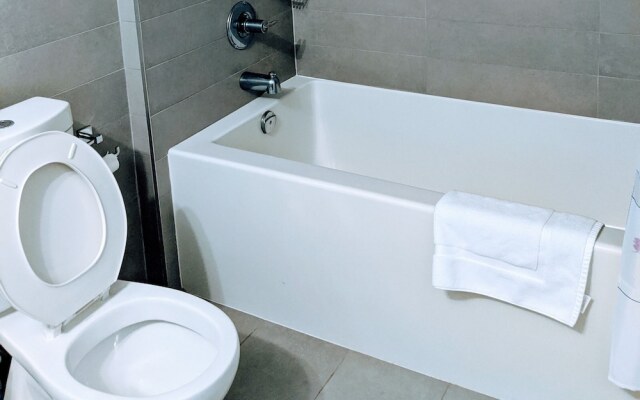 Applewood Suites - CN Tower & Convention