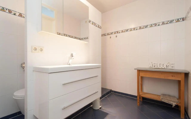 Holiday Home With Balcony in Callanstoog