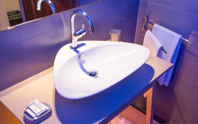 Magenta Collection Fico