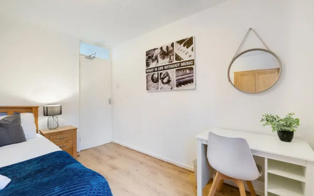 Spacious 4-Bedroom 2-Bath Home in Bywood