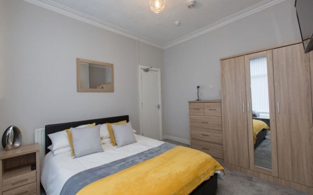 Town House @ Wistaston Road