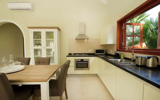 Modern Holiday Home Near Mambo Beach in Willemstad