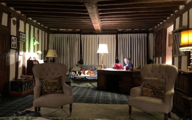Long Crendon Manor B&B