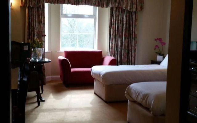 Twin Trees Hotel