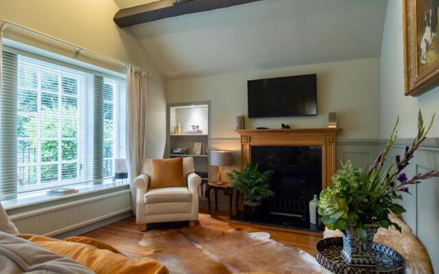 Burleigh Court Cotswols