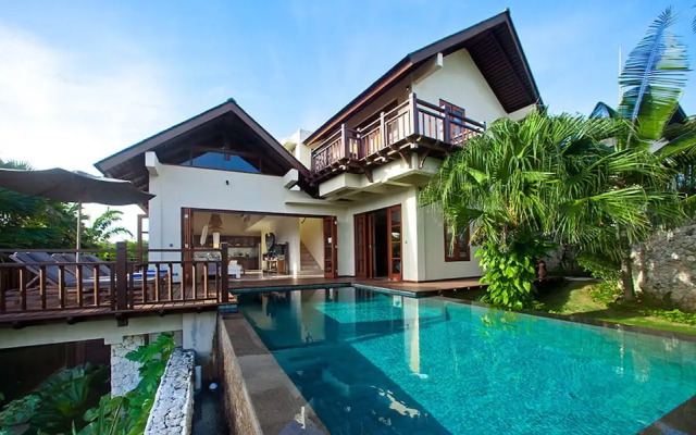 Cliffront Tropical Villa Cantik