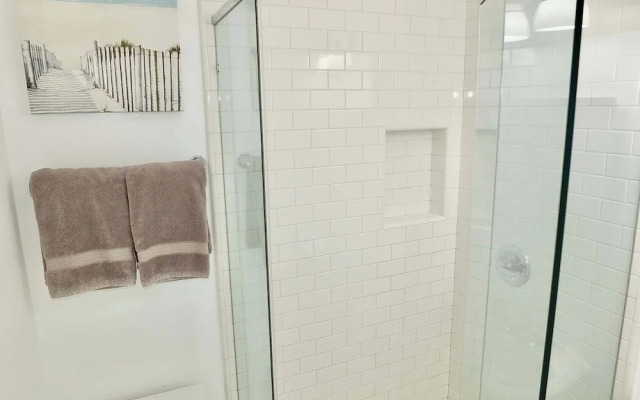 Steps to Beach & Alamitos Bay on LB Peninsula