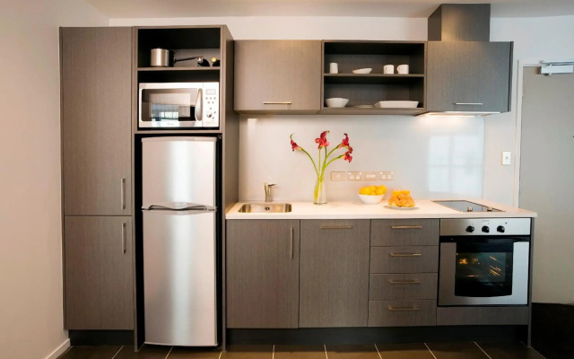 Barclay Suites