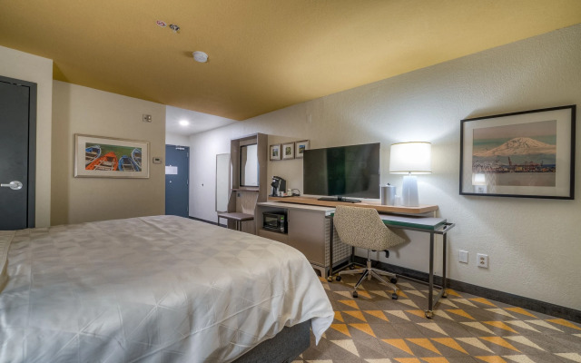 Holiday Inn Tacoma Mall by IHG