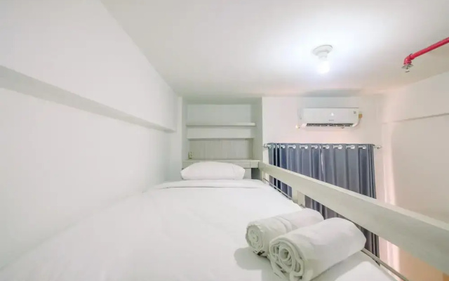 Comfortable and Cozy Living Studio Room at Dave Apartment