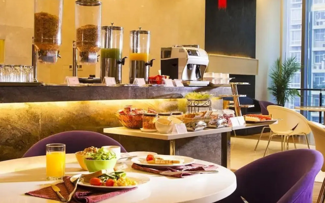 Metropolo Hefei Swan Lake Hotel