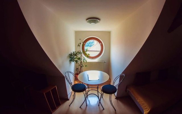 U Zlate Podkovy - At The Golden Horseshoe