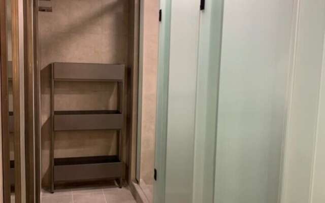 g g bae Hostel - Caters to Women