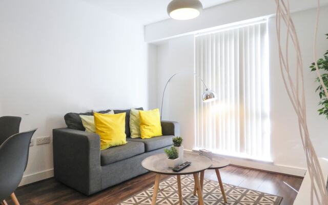 Tudors - Fabrick Twin Bed Apartment