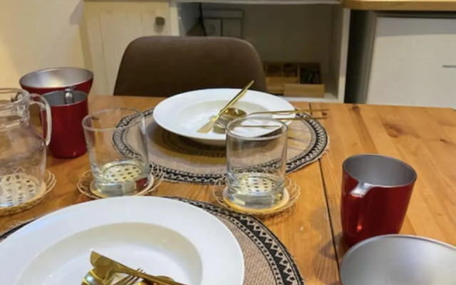 Sympathy Studio for 2 Near the Sacre Coeur