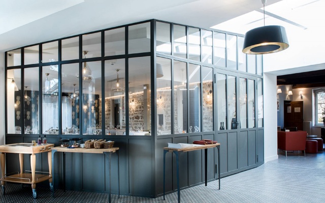 Logis Hôtel Tante Yvonne & son Restaurant semi-gastronomique Lyon Nord