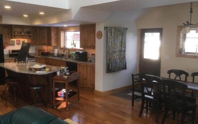 Engen Hus Bed and Breakfast