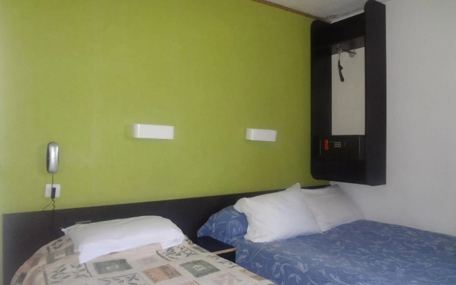 Rev'Hotel Coignières