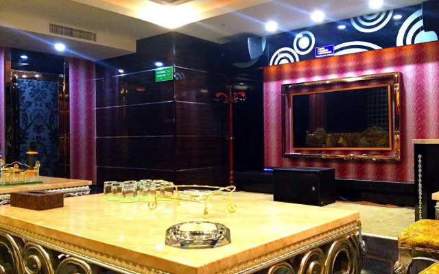 Kunshan Dianshan Lake Century Hotel