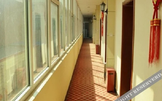 Rongyi Express Hotel