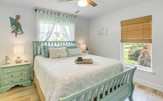 Golf Course-facing Poolside Oasis in Rotonda West!
